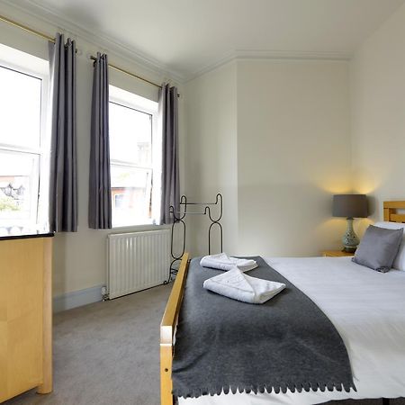 Southsea Rocks Hotel Portsmouth Bagian luar foto