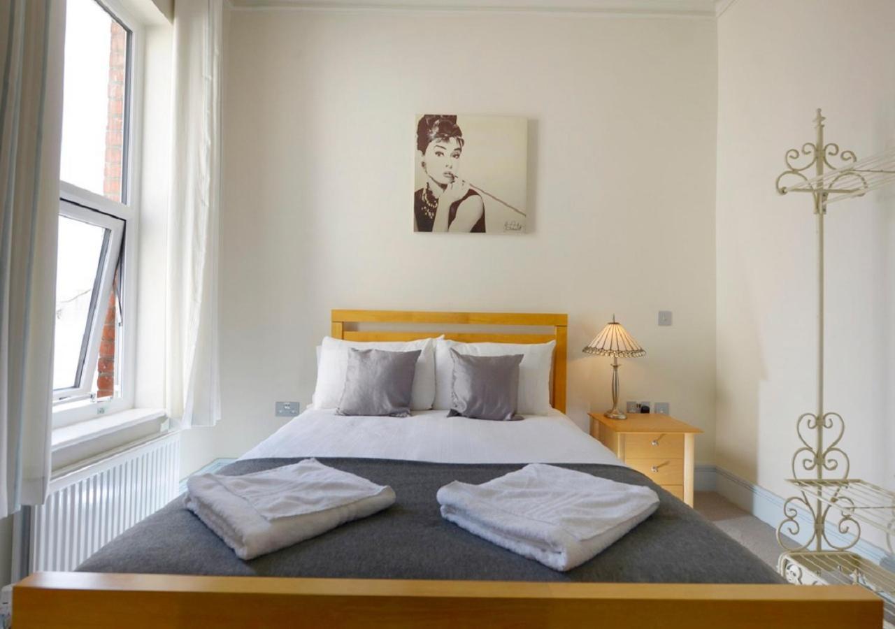 Southsea Rocks Hotel Portsmouth Bagian luar foto